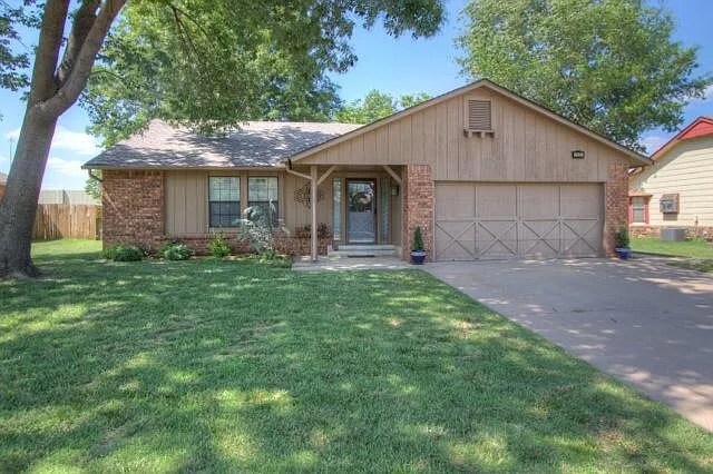 2893 W 112th St in Jenks, OK - Building Photo