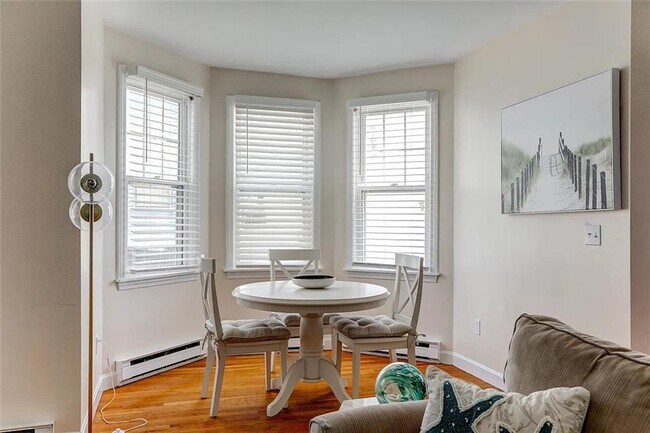 27 Thames St in Newport, RI - Building Photo - Building Photo