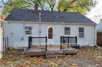 310 SW Hillside Dr in Topeka, KS - Building Photo - Building Photo