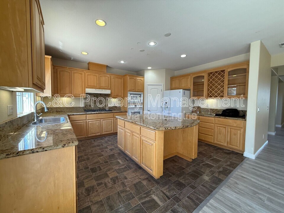 1180 Pueblo Ct in Gilroy, CA - Building Photo