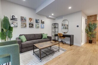 1520 Av des Pins O, Unit SI ID1382971P in Montréal, QC - Building Photo - Building Photo