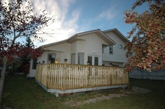 5203-5187 187 St NW in Edmonton, AB - Building Photo - Building Photo