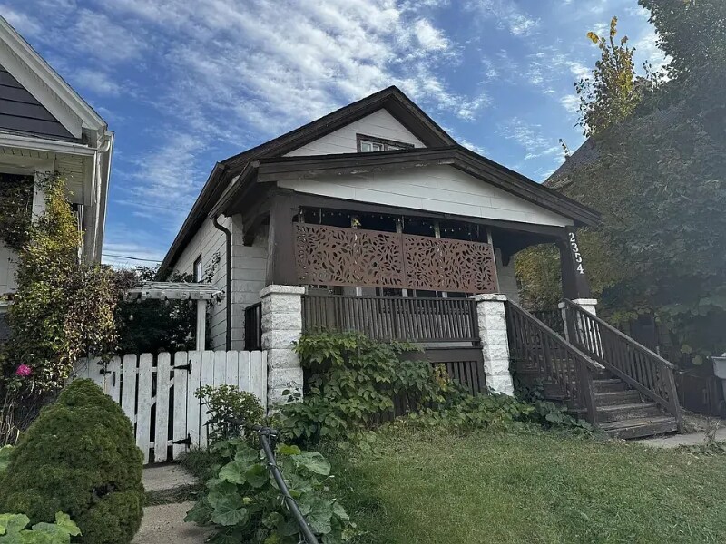 2354 S 16th St in Milwaukee, WI - Building Photo