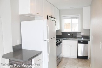 930 Knowles Ave in Carlsbad, CA - Building Photo - Building Photo