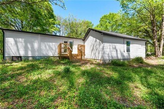 33 Ray St in Newnan, GA - Building Photo - Building Photo