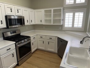 10701 Argents Hill Dr in Las Vegas, NV - Building Photo - Building Photo