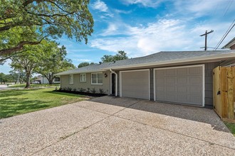 3827 Linkview Dr in Houston, TX - Building Photo - Building Photo