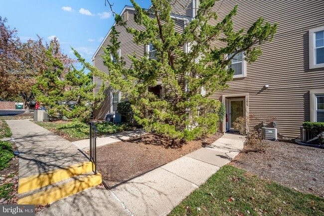 property at 1615 Society Pl