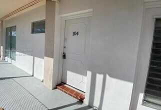 1600 NE 114th St in Miami, FL - Building Photo - Building Photo