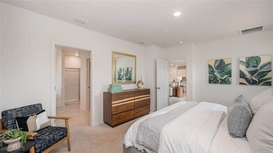 106 SE 23rd Pl in Cape Coral, FL - Foto de edificio - Building Photo