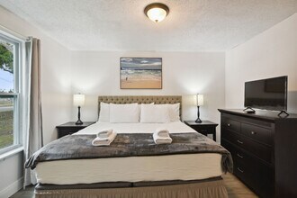 1024 Manor Dr in Orlando, FL - Building Photo - Building Photo