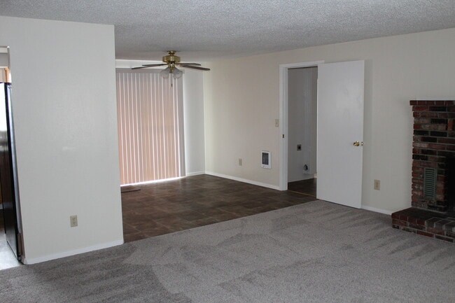 3515 Hope St in Klamath Falls, OR - Building Photo - Building Photo