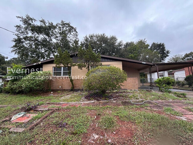 property at 6824 Rojo Ct