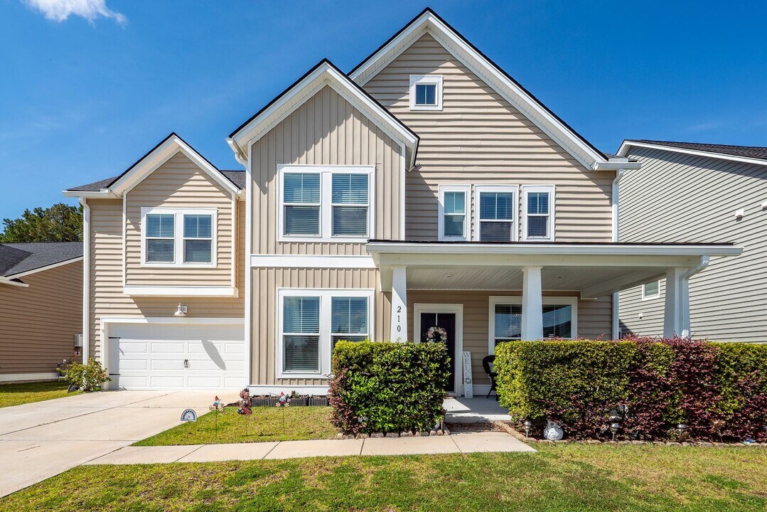 210 Garden Lily Ln in Summerville, SC - Building Photo