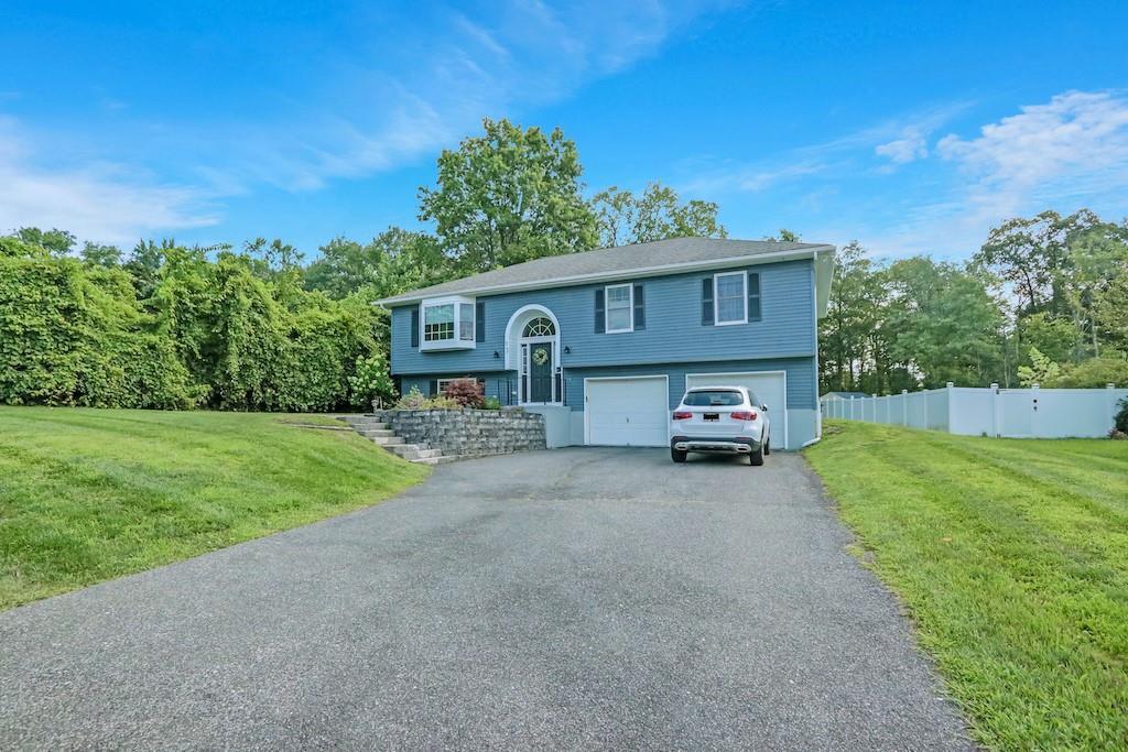 13 Jodhpur Ln in Newburgh, NY - Foto de edificio