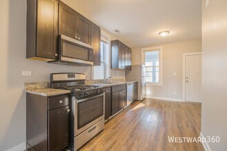 3756 W George St in Chicago, IL - Building Photo - Building Photo