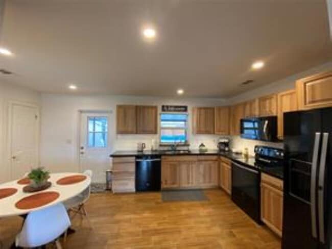 541 NE 58th Ct in Fort Lauderdale, FL - Building Photo - Building Photo