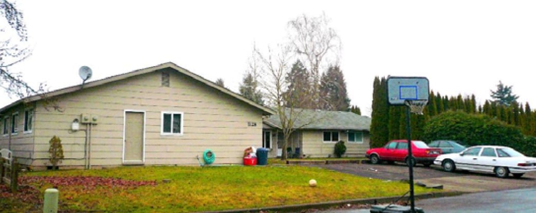 1128-1140 S Ivy St in Cornelius, OR - Foto de edificio