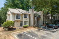 Birch Landing Apartments in Austell, GA - Foto de edificio - Building Photo