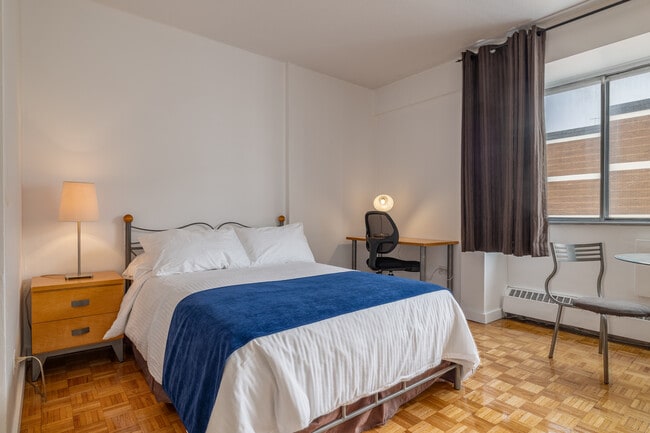 Milton Parc in Montréal, QC - Foto de edificio - Interior Photo