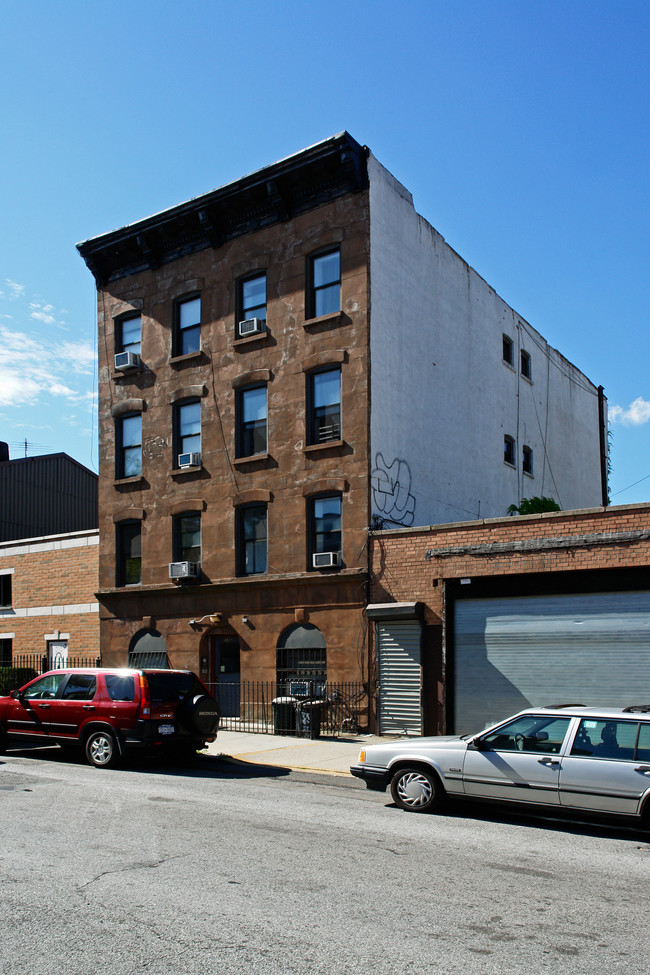 156 12th St in Brooklyn, NY - Foto de edificio - Building Photo