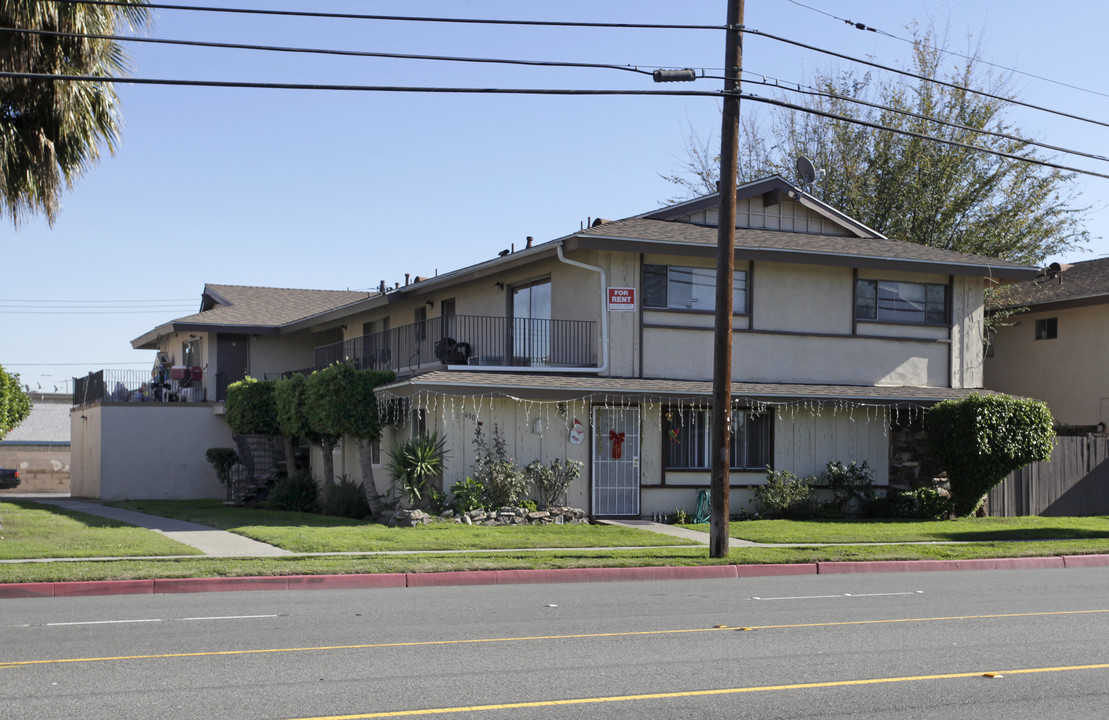 6302 Stanton Ave in Buena Park, CA - Foto de edificio