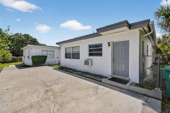 property at 1172 W 34th St