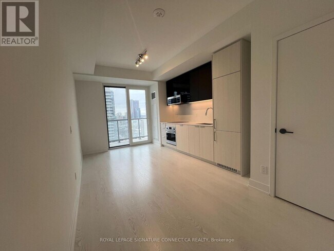 308 Jarvis St in Toronto, ON - Building Photo - Building Photo