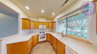 14266 SE Princeton Village Way in Clackamas, OR - Building Photo - Building Photo