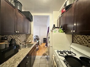 1371 W Estes Ave in Chicago, IL - Building Photo - Building Photo
