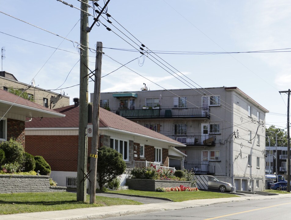 4333 Henri-Bourassa E in Montréal, QC - Building Photo