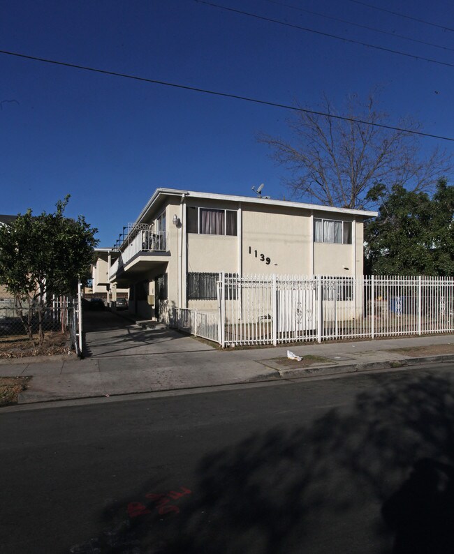 1139 N Kenmore Ave in Los Angeles, CA - Building Photo - Building Photo