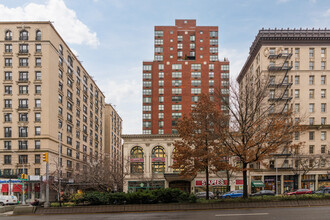 The Broadway in New York, NY - Building Photo - Building Photo