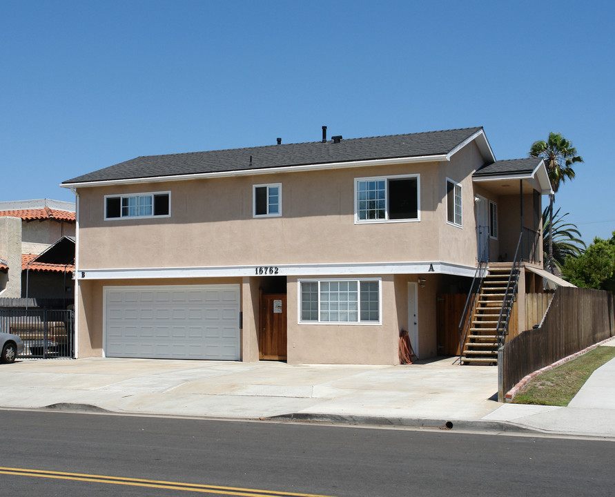 16762 Lynn St in Huntington Beach, CA - Building Photo