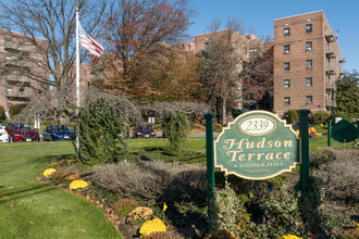 Hudson Terrace in Fort Lee, NJ - Building Photo - Building Photo