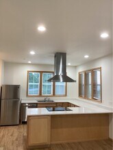 648 NW Coast St in Newport, OR - Building Photo - Building Photo