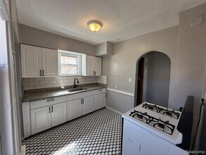 16206 Snowden St in Detroit, MI - Foto de edificio - Building Photo