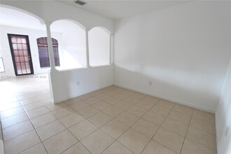 3148 NW 103rd Path in Doral, FL - Building Photo - Building Photo