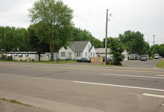 3020 Rice St in Little Canada, MN - Building Photo - Building Photo