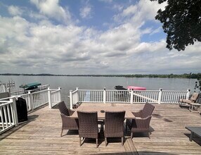 4 N Pistakee Lake Rd in Fox Lake, IL - Building Photo - Building Photo