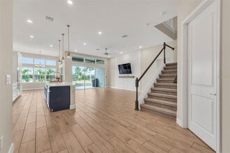 5305 Wishing Arch Dr in Apollo Beach, FL - Building Photo - Building Photo