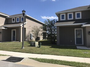 2134 Lunn Landings Blvd in Lakeland, FL - Building Photo - Building Photo