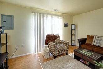 Littlestown Village Apartments in Littlestown, PA - Building Photo - Building Photo