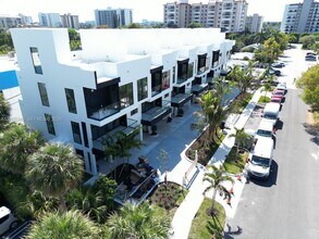 3222 NE 7th St in Pompano Beach, FL - Building Photo - Building Photo