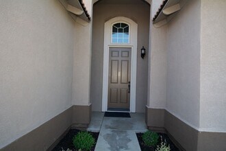 622 Apache St in San Jacinto, CA - Foto de edificio - Building Photo