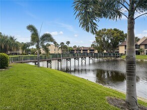 15488 Admiralty Cir in North Fort Myers, FL - Foto de edificio - Building Photo