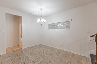 13527 Vista De Oro St in Houston, TX - Foto de edificio - Building Photo