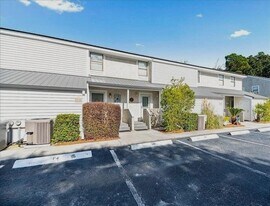 63 Sea Island Rd in St. Simons Island, GA - Building Photo