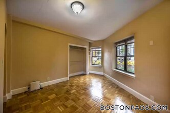 2 Elmwood Ave, Unit 23 in Winchester, MA - Building Photo - Building Photo