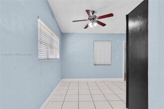 11535 Lincoln Blvd in Miami, FL - Building Photo - Building Photo